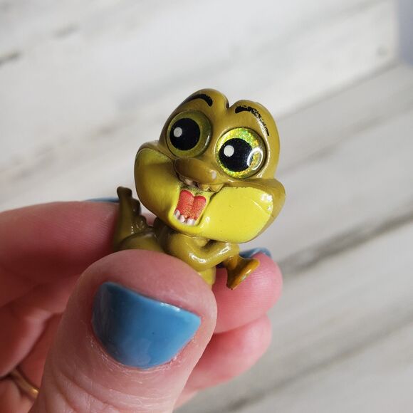 Disney Doorables Mixed Lot of 3 Louis the Alligator, Don Carlton, Vampire Teddy - Picture 10 of 12